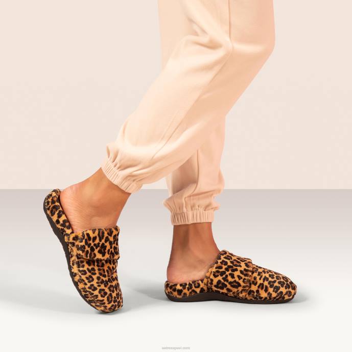 sievietes Aetrex Mandy čība ar slēgtu purngalu LHF620 leopards
